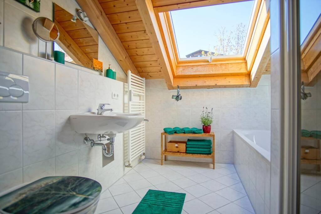 Luxury Living Near Weissensee +Balcony +Netflix Füssen Exteriér fotografie